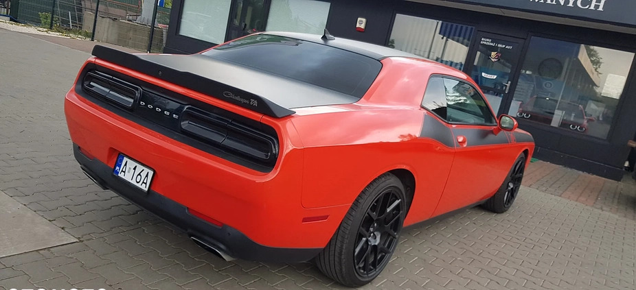 Dodge Challenger cena 139000 przebieg: 72000, rok produkcji 2018 z Dziwnów małe 436